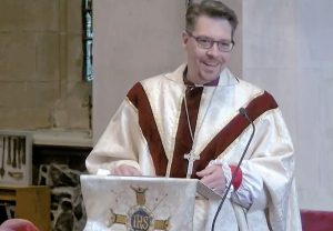 Bishop Rose preaching Easter at Cathedral
