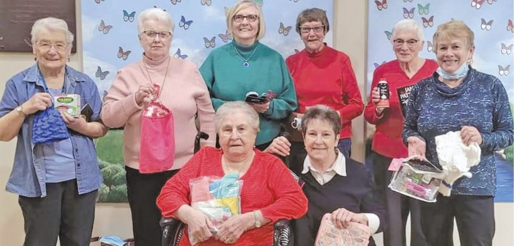 Hospital Gift Shop Auxiliary donations 02
