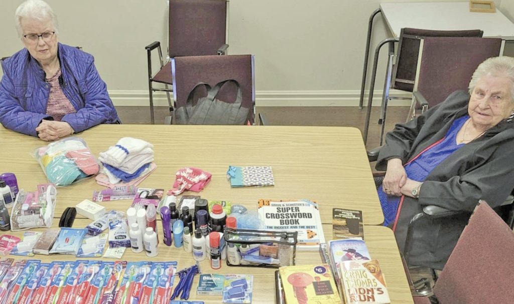 Hospital Gift Shop Auxiliary donations 01
