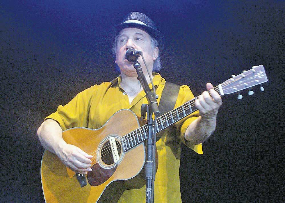 Paul Simon photographed by Miho from commons.wikimedia.org